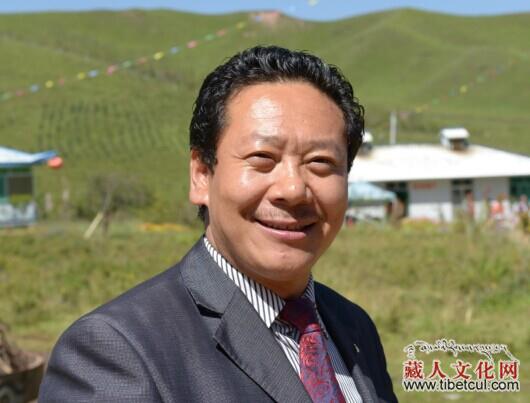 藏族诗人扎西才让获第二届中国"李白诗歌奖"铜奖