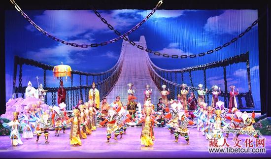 大型南木特历史藏戏《唐东杰布》在甘南大剧院首演