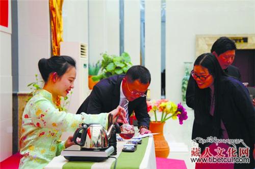 西藏“迎五四·第三届书法艺术与茶文化笔会”举办