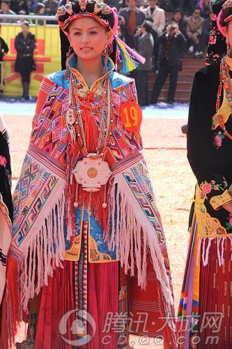 藏族美女云集丹巴（组图）