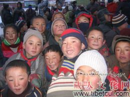 藏人文化发展促进会情牵灾区牧民群众