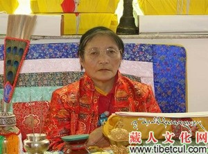卓登秋央旺姆空行仁波切