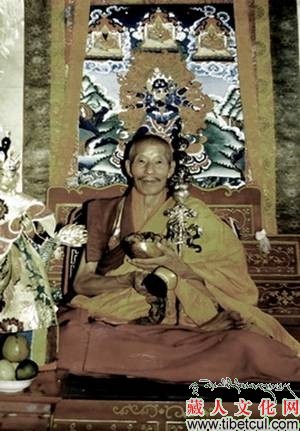 仁钦贡布仁波切