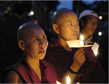 澳大利亚藏人为地震遇难者举行守夜活动