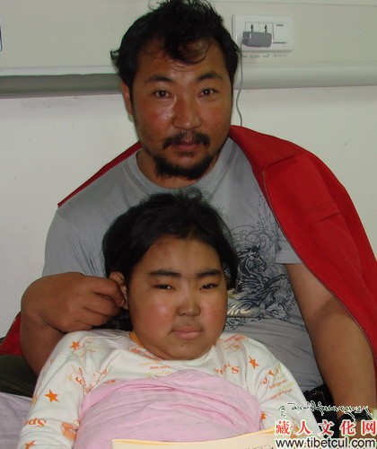 藏人文化发展促进会儿童节慰问重病患儿