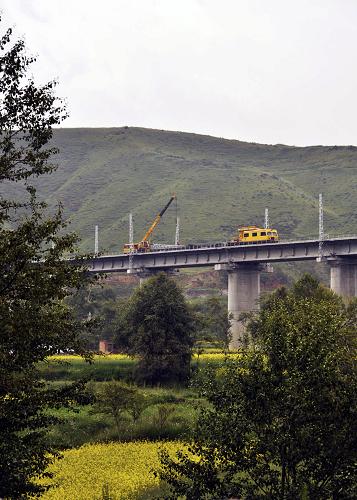 西宁湟源人口_湟源老师坟墓图片(2)