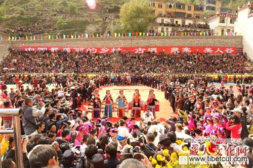 2015丹巴嘉绒藏族风情节将于10月26日至28日举行