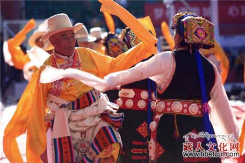 阿坝州马尔康县第五届嘉绒锅庄文化旅游节开幕