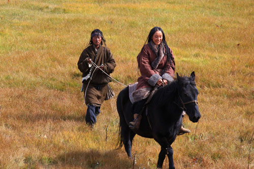 影片《西藏往事》顺利杀青 演员爱上西藏