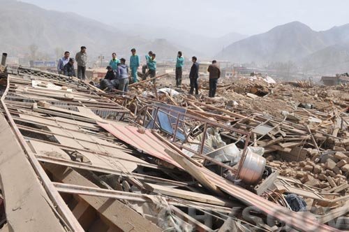 玉树地震已造成760人死亡 伤亡情况正进一步统计