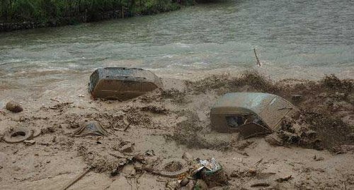 特大泥石流冲入甘南舟曲县城 已造成65人遇难