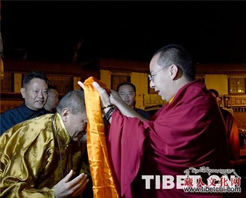 十一世班禅西藏拉萨大昭寺礼佛 祈祷国泰民安