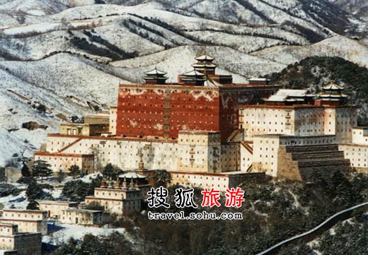 承德普陀宗乘之庙更为流行的名字是“小布达拉宫”