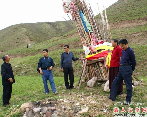 天祝将开发著名文化遗存“章嘉柏”与“土观松”