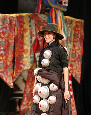 大型原生态藏族歌舞《藏谜》亮相上海国际艺术节