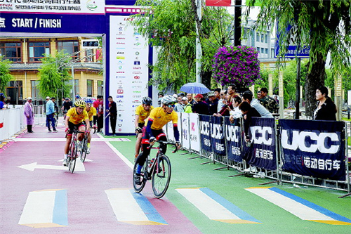 2020“冶力关杯”甘南藏地传奇自行车赛在冶力关闭幕.jpg