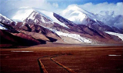 布喀达坂峰：青海最高的山