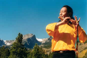 西藏音乐大师阿旺克曲出席西雅图第11届西藏文化节