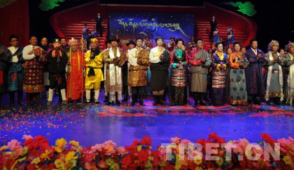 西藏电视台全体藏语主持人
