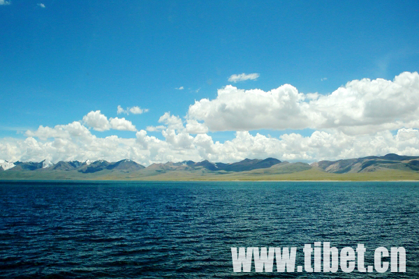 阿里日土县班公湖美景