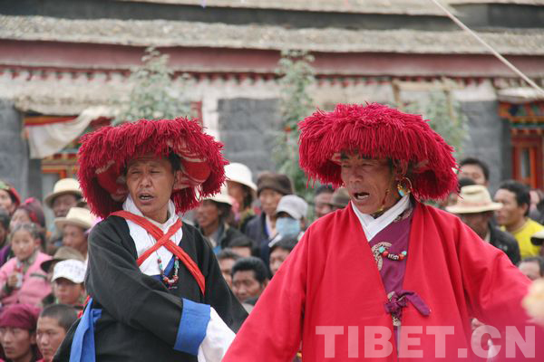 萨迦索中男人服饰扮相