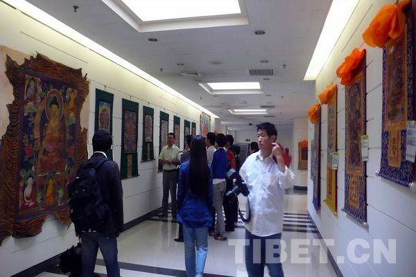 参观者在参观