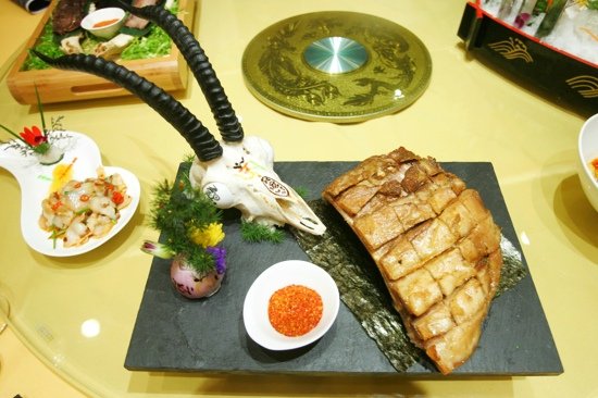 武汉首家藏文化餐厅“西藏印象”开门营业
