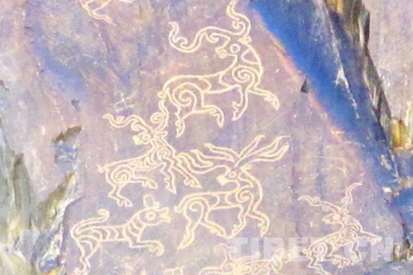 日土岩画，动物形象栩栩如生
