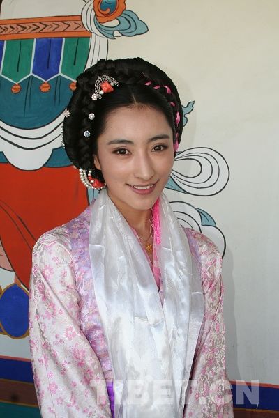 西藏题材长篇电视连续剧《西藏秘密》在拉萨开机