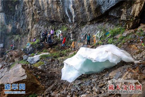 登高山 撒隆达 甘南藏族群众“朝水”度端午
