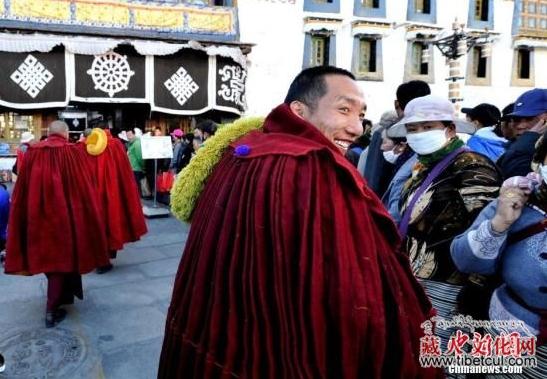 青海海南当家寺："80后"藏传佛教僧人的幸福生活