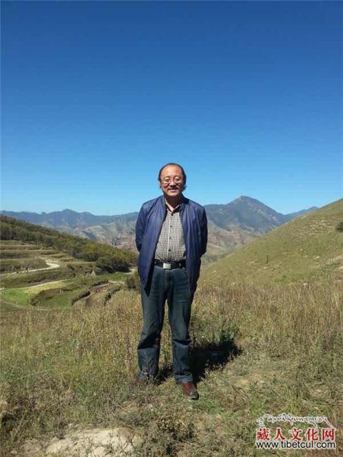 人物 当代名人 美术工艺       马才成,藏语名华锐赛奥嘉,1979年出生