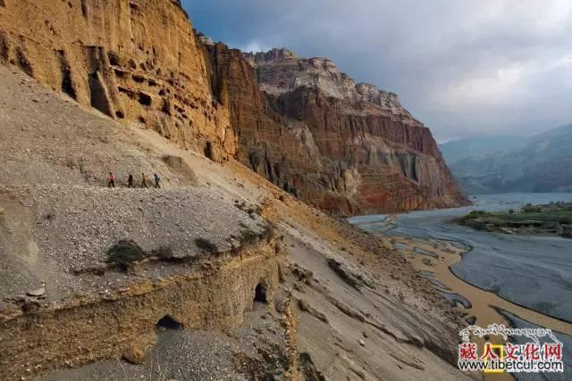 尼泊尔洞穴：西藏古老的秘密为什么会藏在这里？