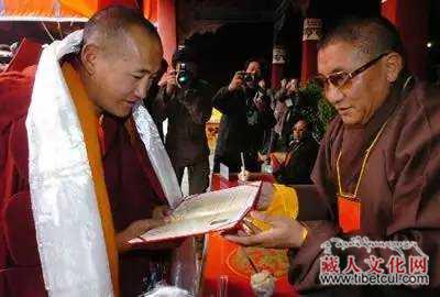 解读藏传佛教“博士学位”:拿到后能给活佛讲课
