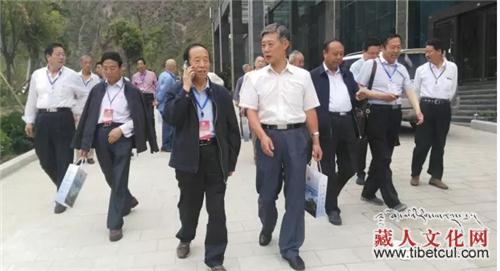 喜看藏乡联花红——中国楹联文化翠峰山高峰论坛侧记