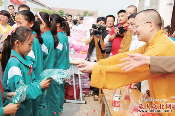 发扬宗教慈善的传统推动宗教慈善事业发展