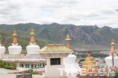 九世班禅与结古寺