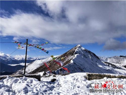四川金川：雪山之巅上的藏戏村