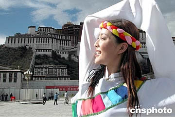 超模西藏行：史无前例的名利秀