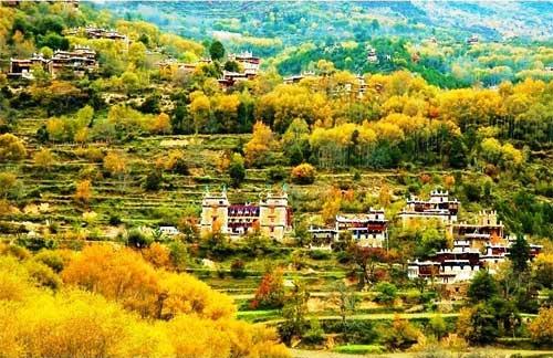 丹巴藏寨获选中国最美古镇首位