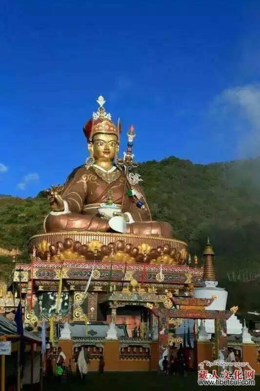 世界最大莲花生大师像在不丹王国举行开光仪式