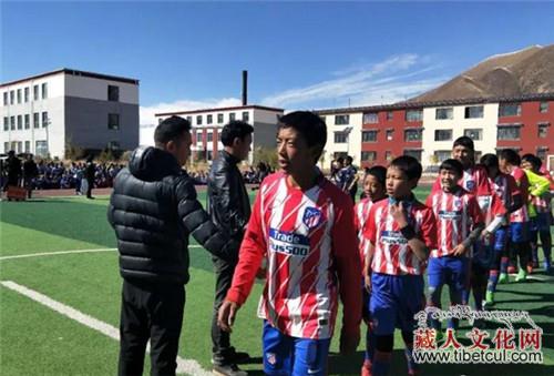 青海玉树杂多县首届校园足球赛“智慧杯”圆满结束