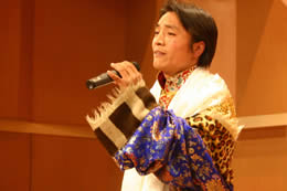 西北师范大学举行“藏族学生联欢晚会暨贡曲才让个人音乐会”