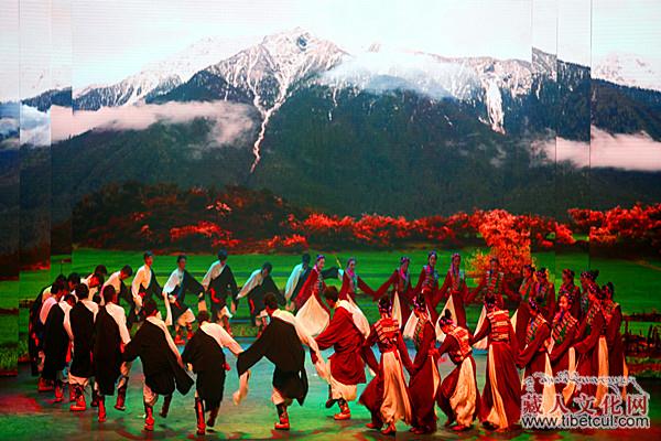 林芝第十届雅鲁藏布大峡谷文化旅游节在八一镇开幕