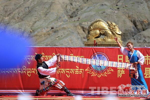 西藏日喀则萨迦县第三届八思巴文化旅游节开幕