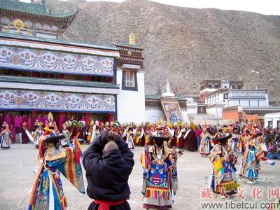 拉卜楞文化旅游推介会呼唤游人