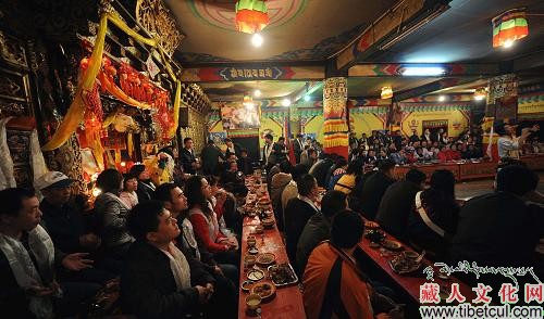 云南迪庆 “藏民家访”成为旅游亮点