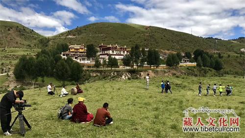 央视《中国影像志》栏目组完成四川理塘拍摄工作