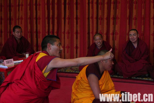第五届藏传佛教高级学衔辩经考试在京举行