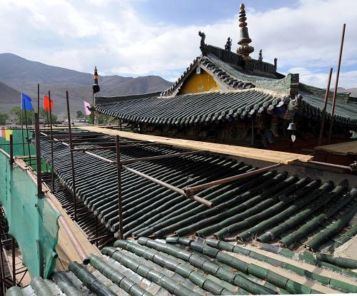 西藏夏鲁寺大规模维修工程正式开工